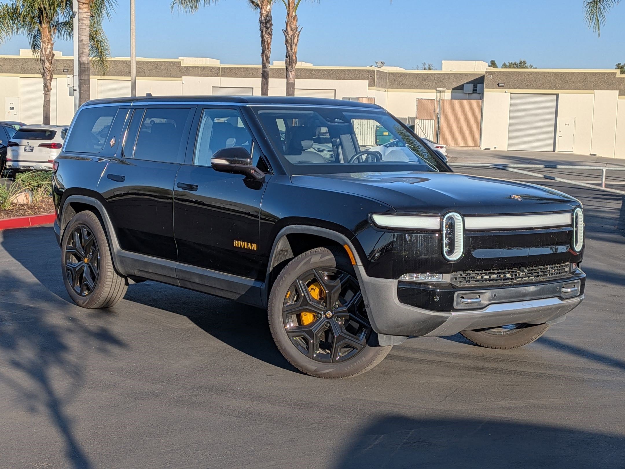 Used 2022 Rivian R1S Launch Edition image 2