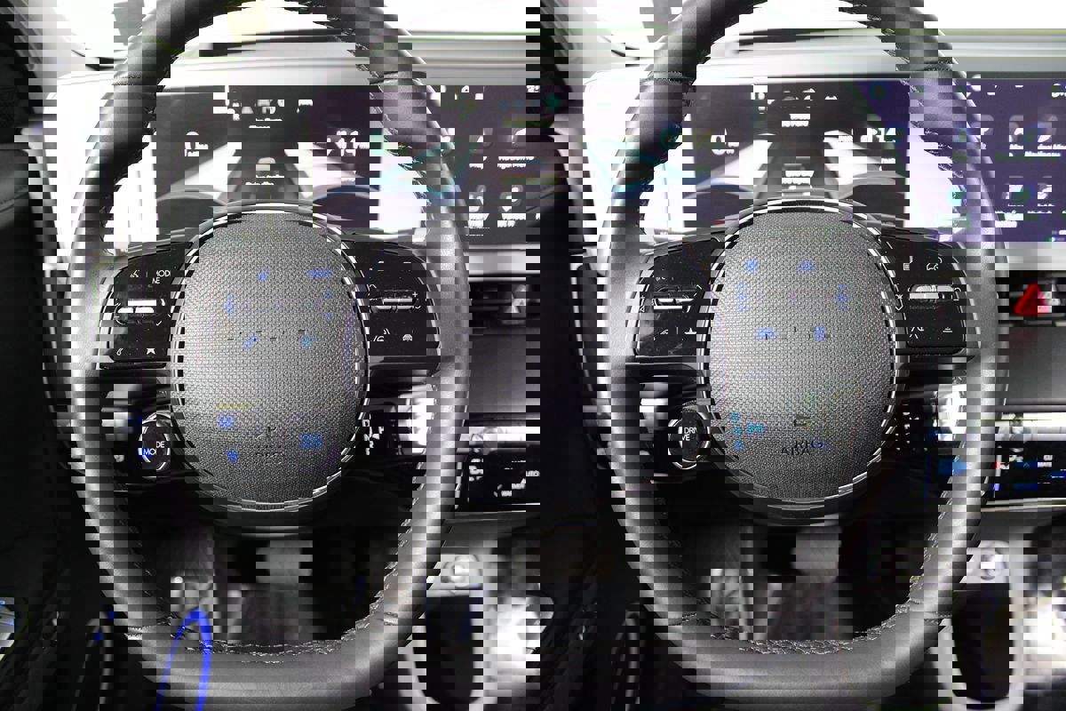 Used 2023 Hyundai Ioniq 5 Limited image 13