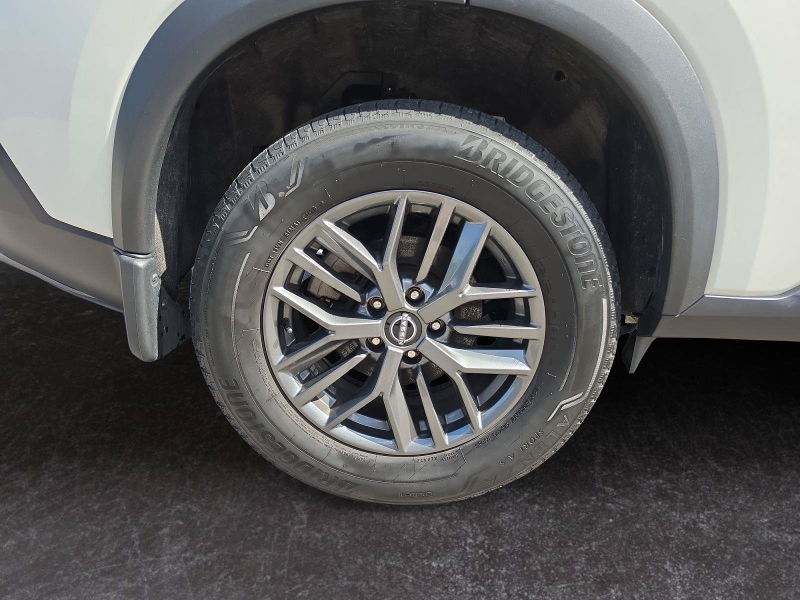 Used 2022 Nissan Rogue S FWD image 15