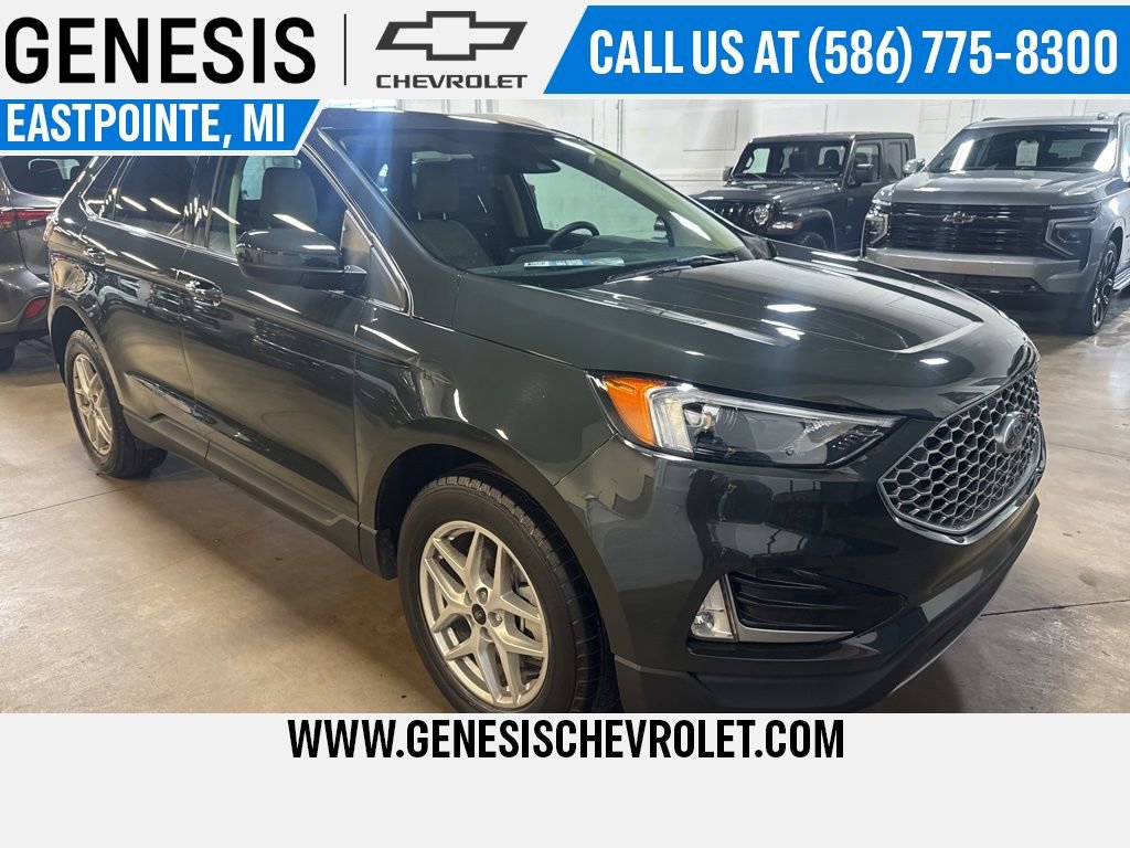 Used 2024 Ford Edge SEL w/ Convenience Package image 4