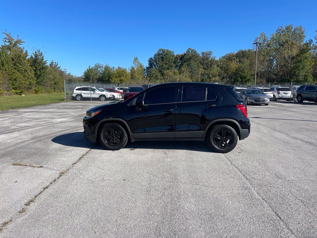 Used 2020 Chevrolet Trax LS FWD image 2