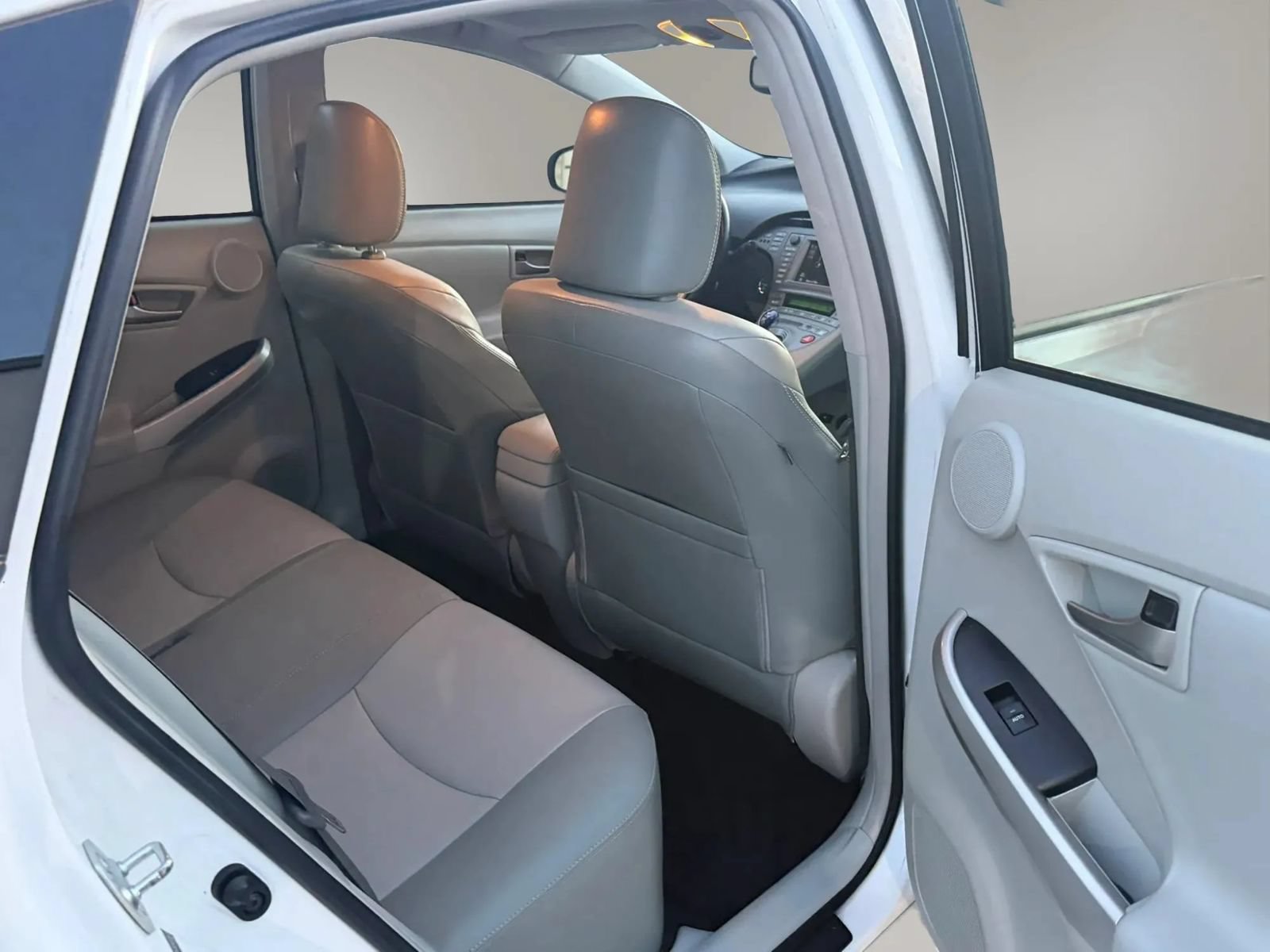 Used 2012 Toyota Prius Four w/ Deluxe Solar Roof Pkg FWD image 17