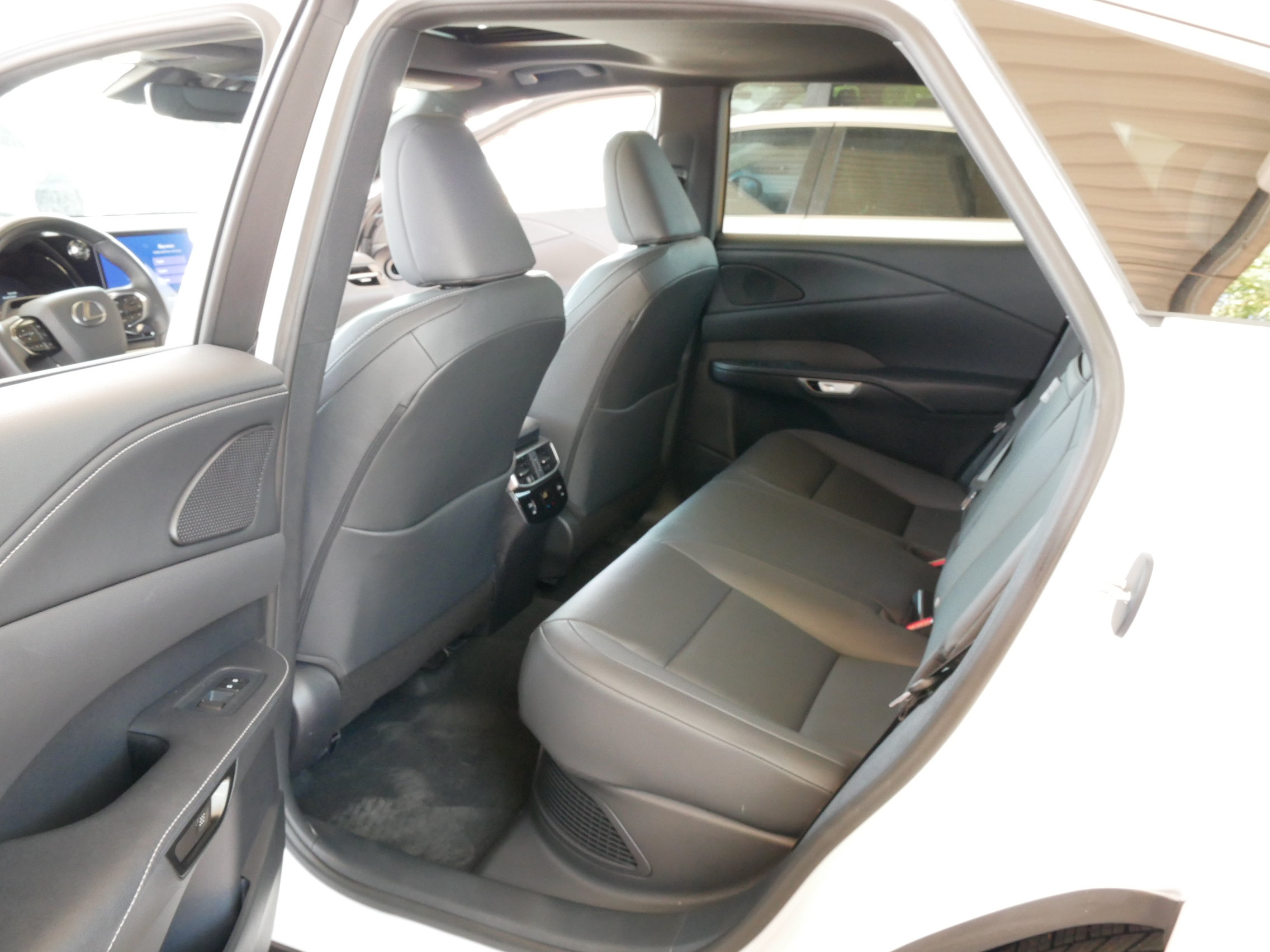 Used 2025 Lexus RX 350h AWD/4WD image 22