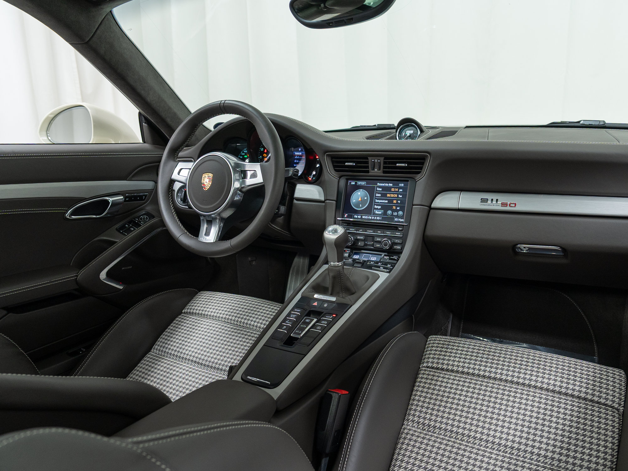 Certified 2014 Porsche 911 50th Anniversary Edition RWD image 24
