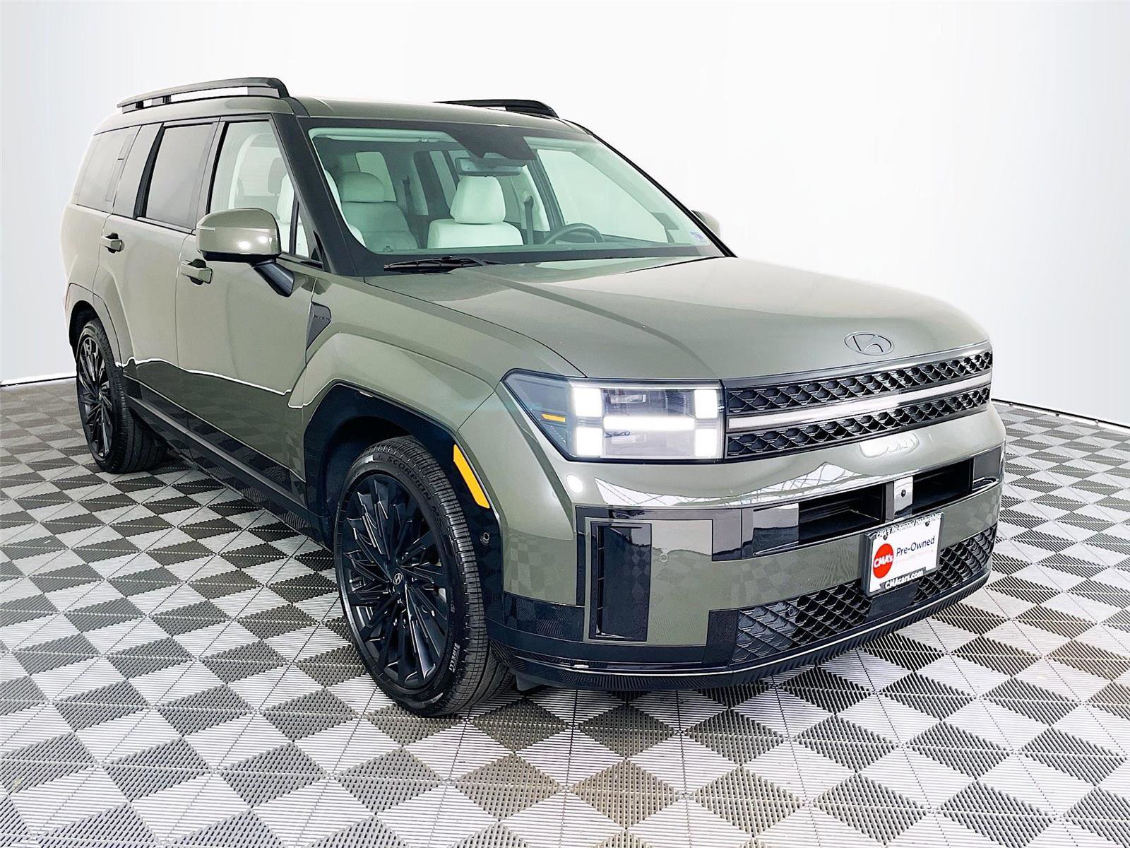 Used 2025 Hyundai Santa Fe Calligraphy image 1