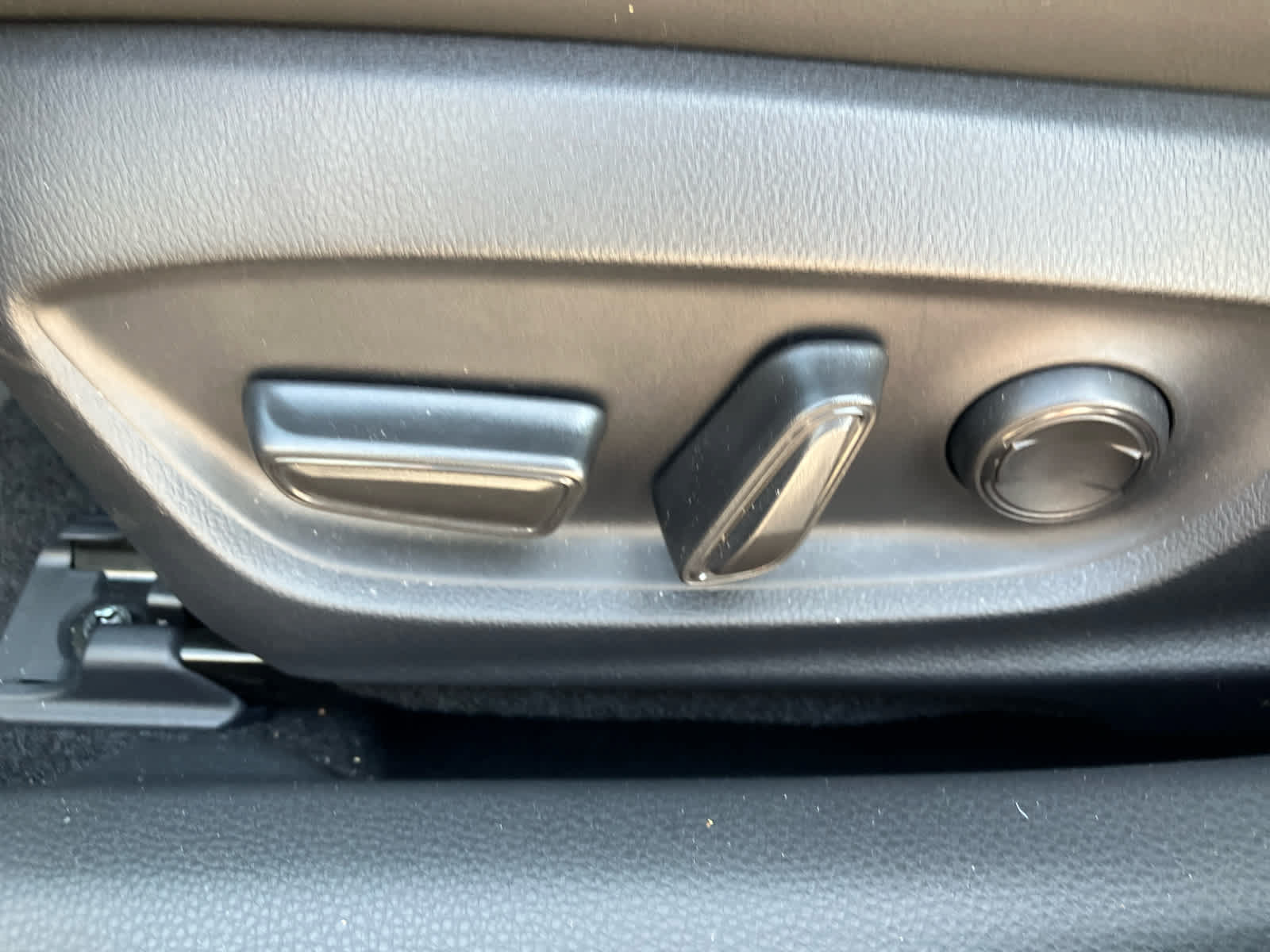 Certified 2026 Toyota Prius XLE FWD image 13