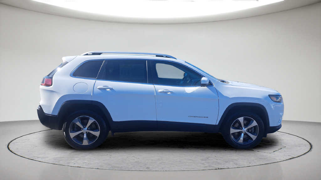 Used 2019 Jeep Cherokee Limited AWD/4WD image 18