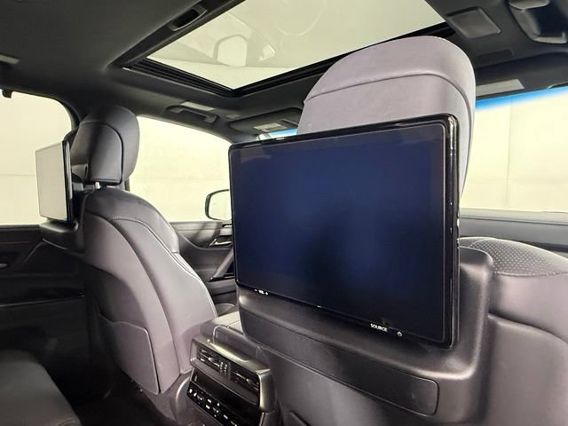 Used 2022 Lexus LX 600 4WD w/ Luxury Package image 25