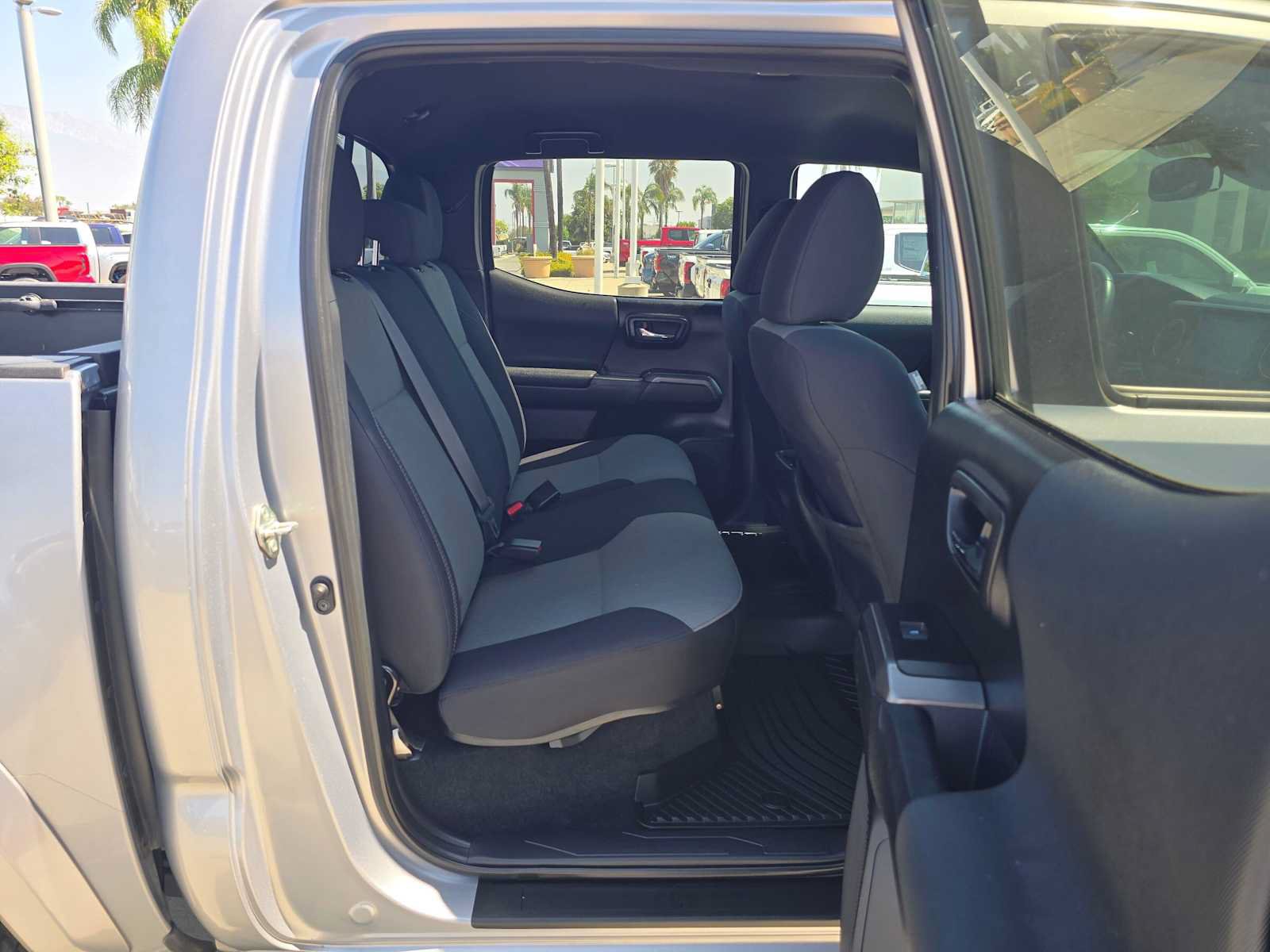 Used 2020 Toyota Tacoma TRD Sport w/ Technology Package RWD image 12