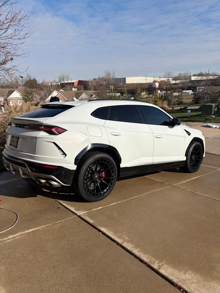 Used 2019 Lamborghini Urus AWD/4WD image 10