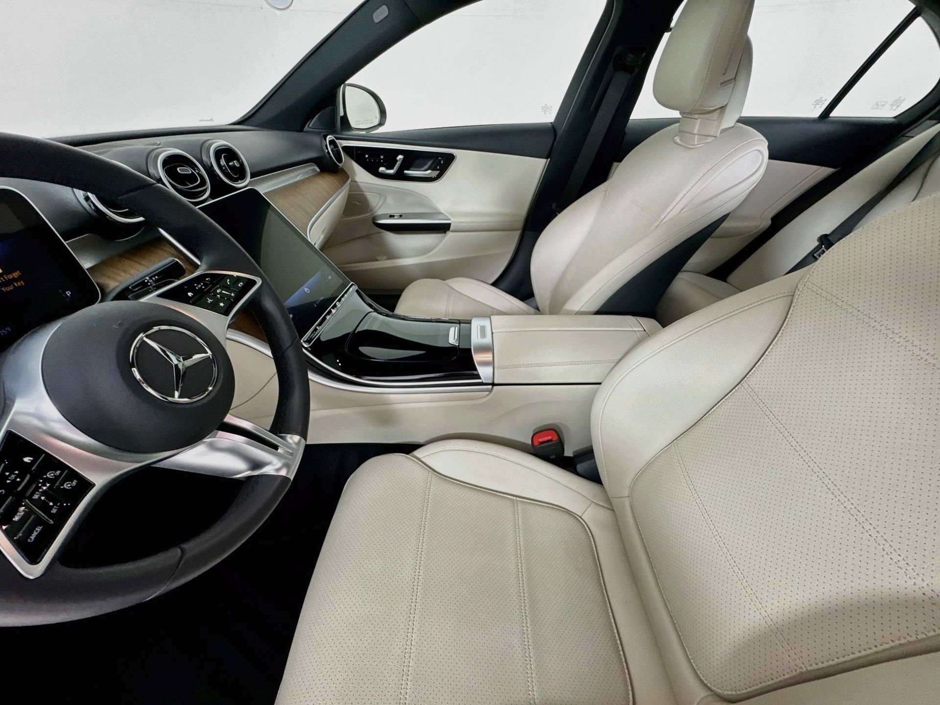 Used 2024 Mercedes-Benz C 300 Sedan image 22
