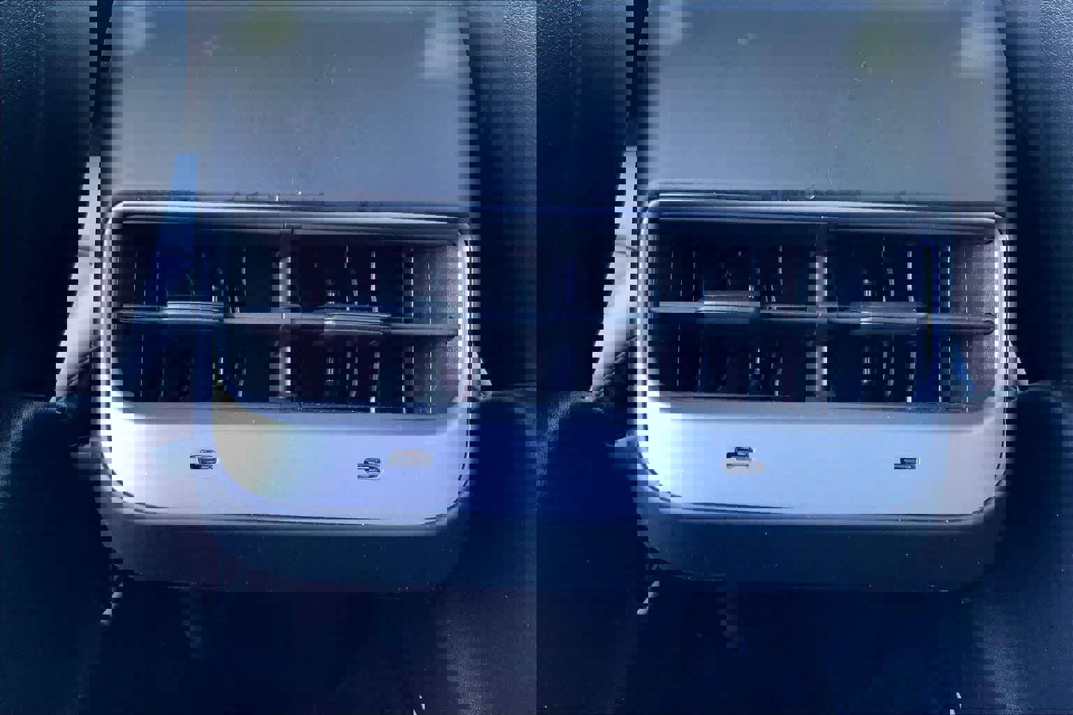 Used 2025 Tesla Model Y Long Range AWD/4WD image 33