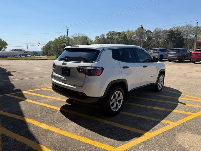 Used 2025 Jeep Compass Sport image 9