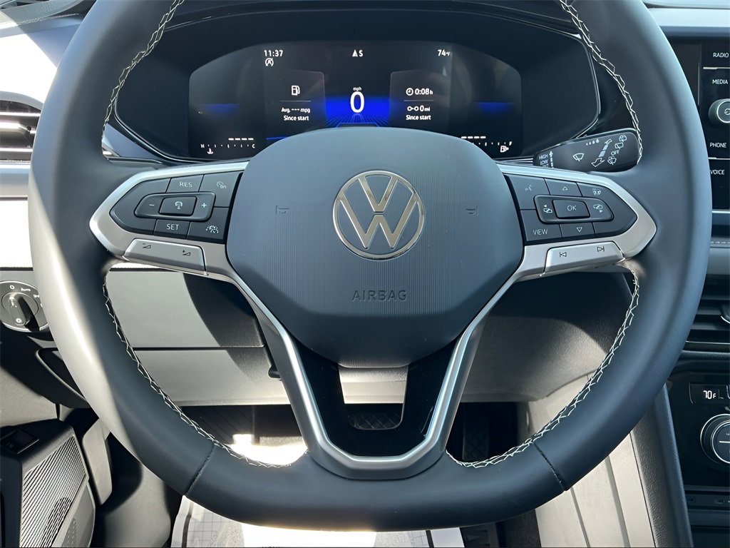 Used 2024 Volkswagen Taos SE image 33