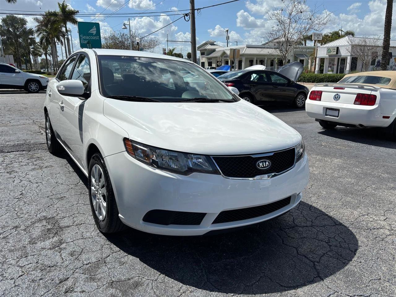 Used 2010 Kia Forte EX image 7