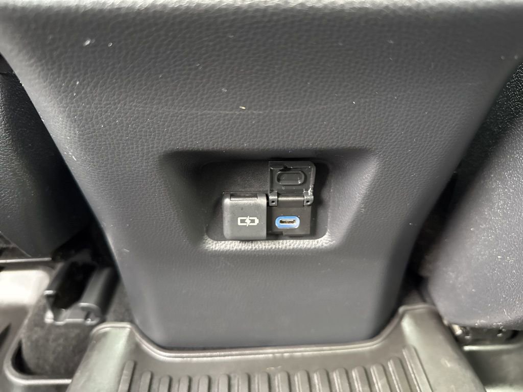 Used 2022 Toyota RAV4 XLE Premium image 19