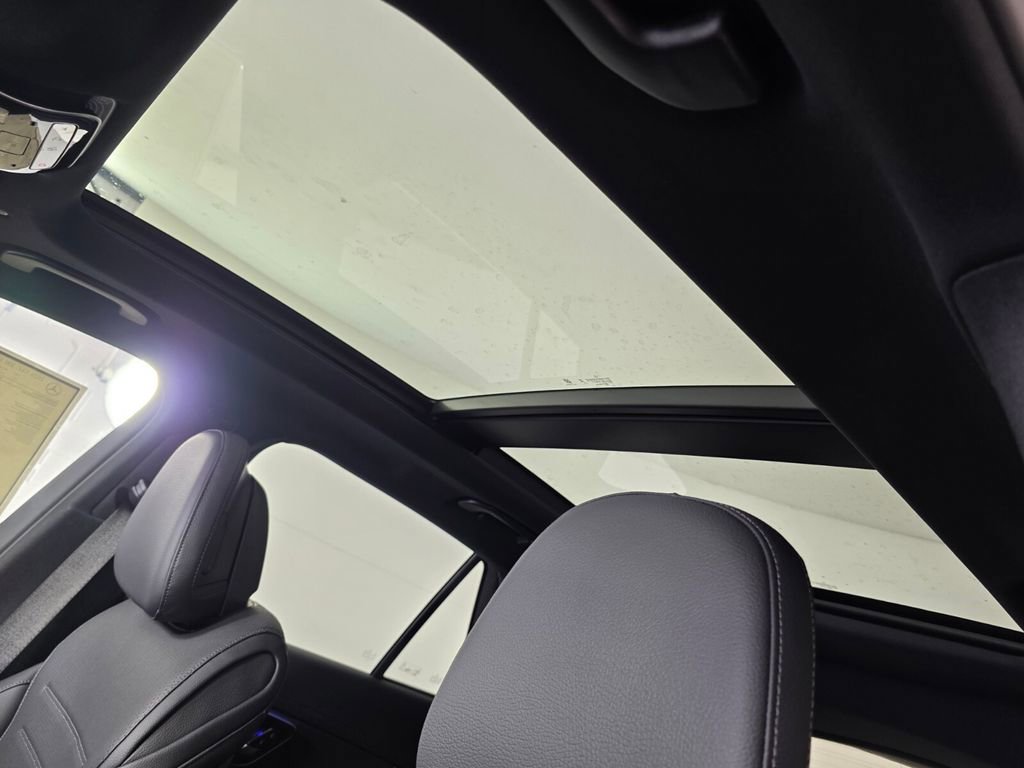 New 2026 Mercedes-Benz GLC 300 image 9