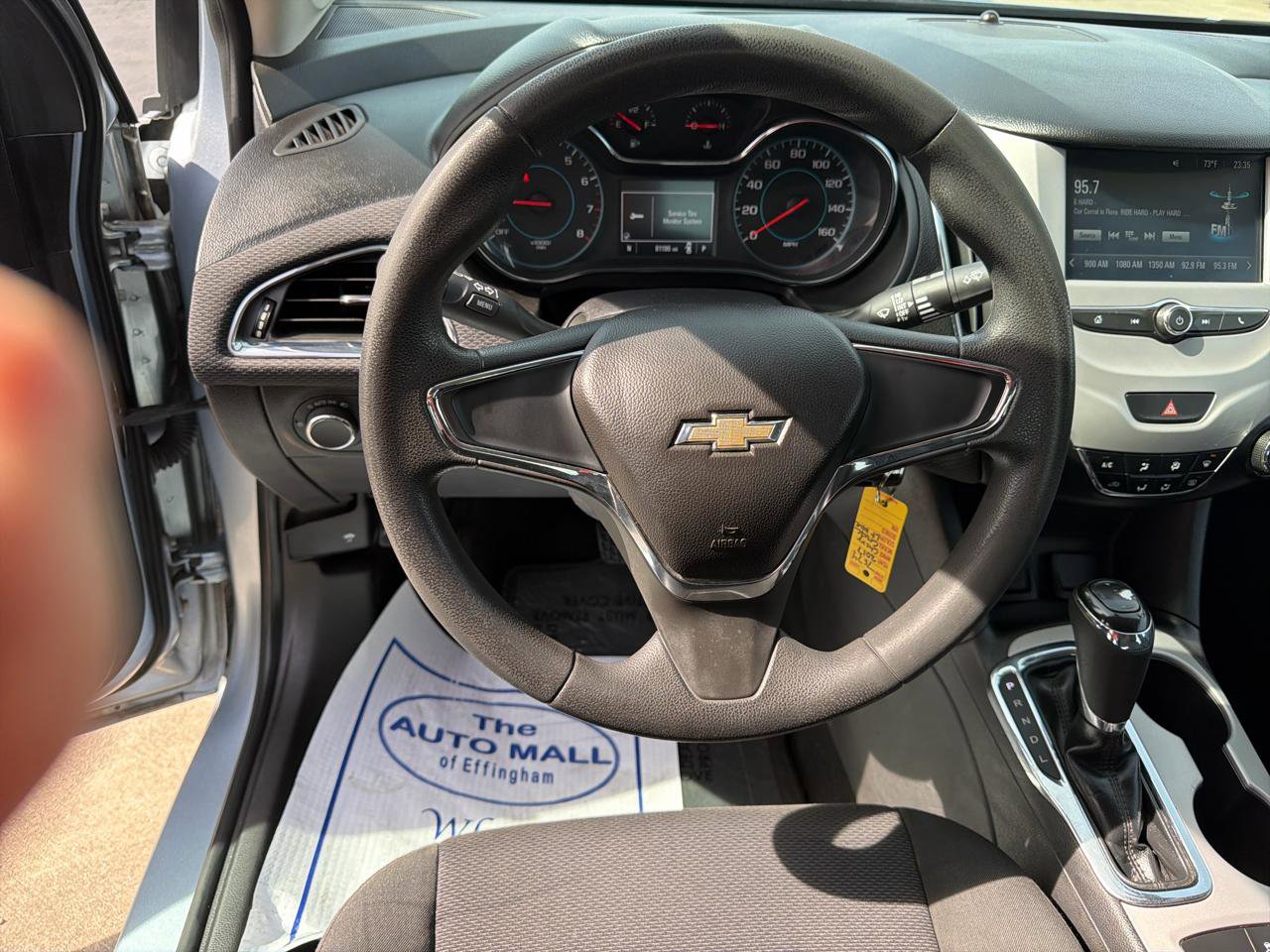 Used 2017 Chevrolet Cruze LS FWD image 21