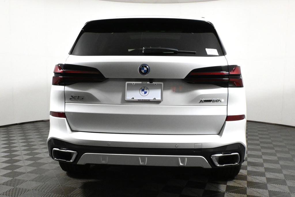 Used 2026 BMW X5 xDrive50e w/ M Sport Package image 6