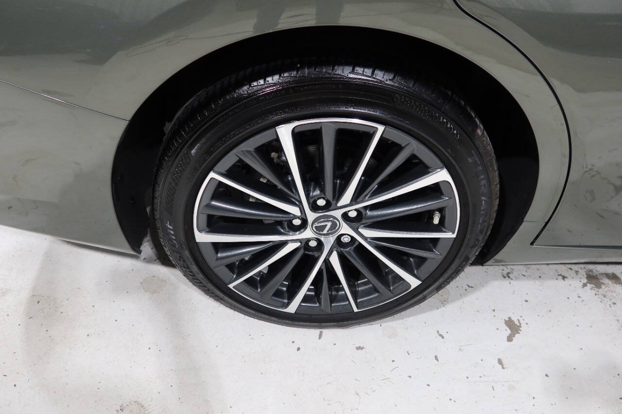 Used 2025 Lexus ES 300h w/ Premium Package FWD image 37