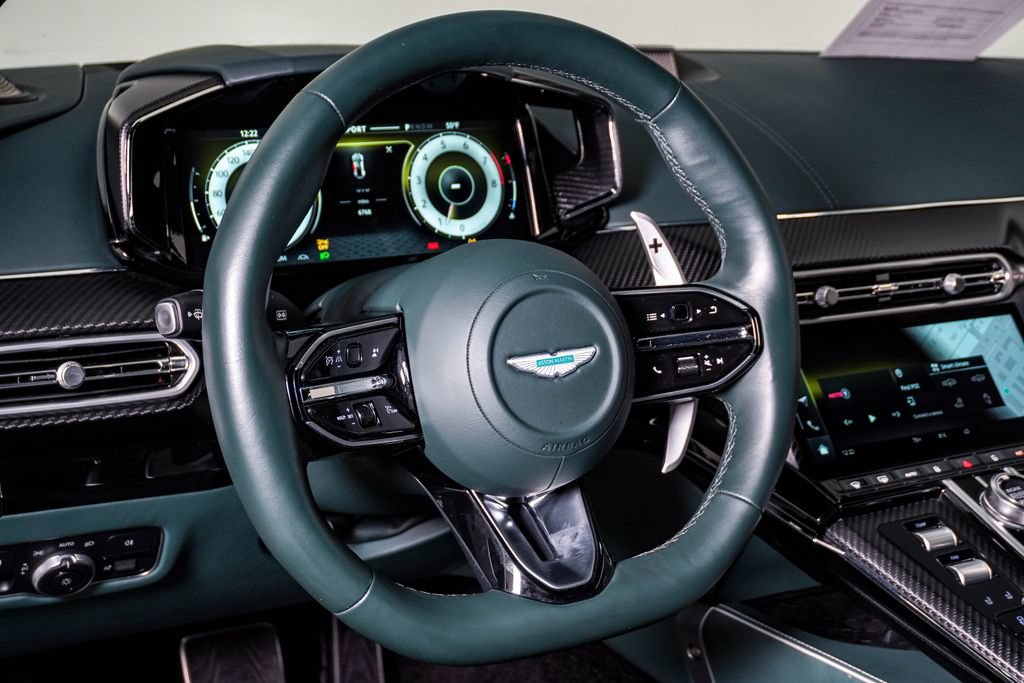Used 2025 Aston Martin V8 Vantage Coupe RWD image 25