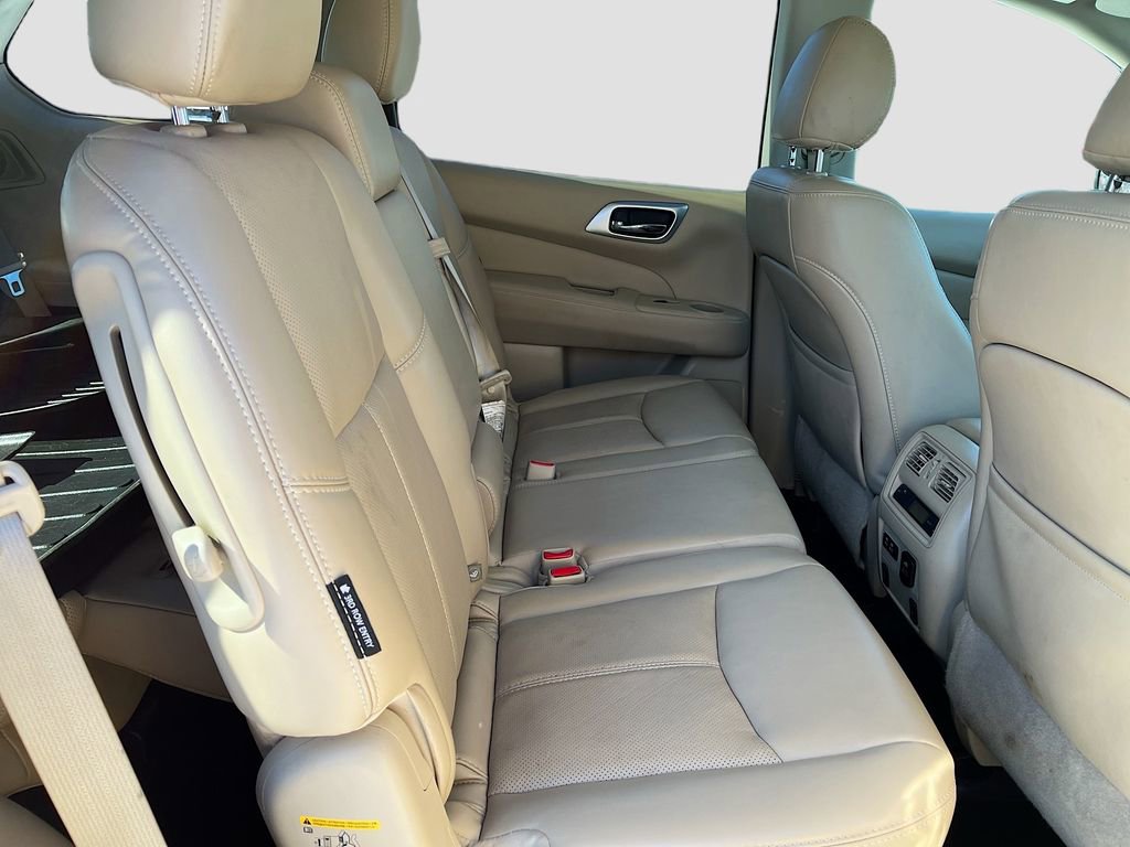 Used 2019 Nissan Pathfinder Platinum image 28