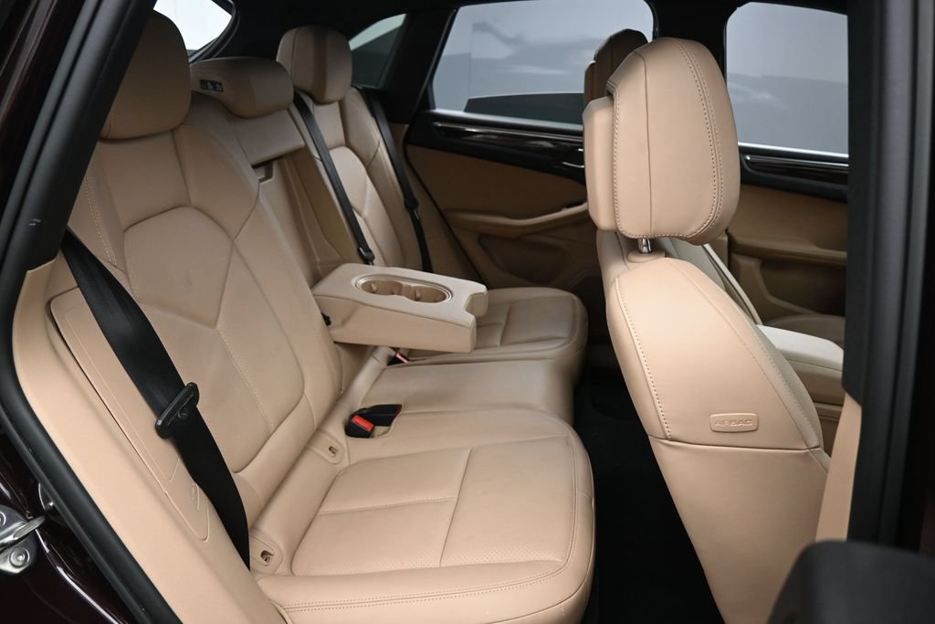 Used 2023 Porsche Macan S AWD/4WD image 9