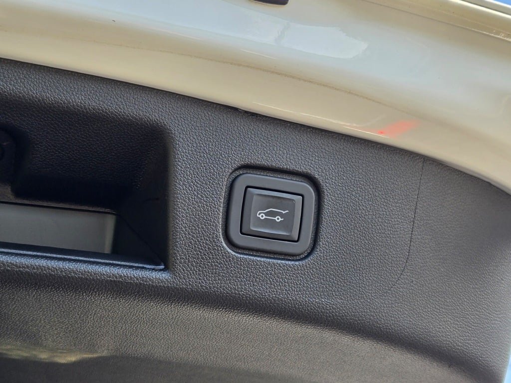 Certified 2024 Chevrolet Blazer EV LT AWD/4WD image 14