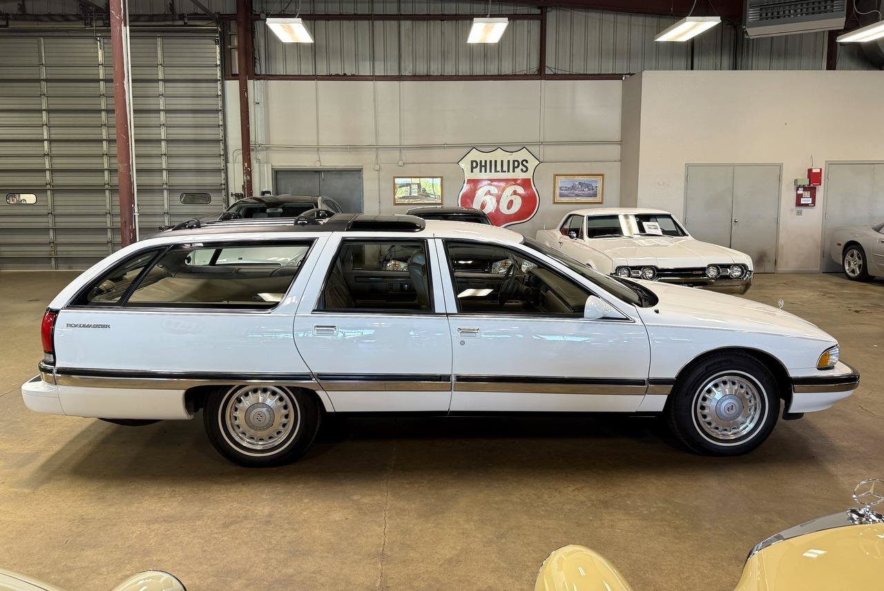 Used 1995 Buick Roadmaster Estate RWD image 22