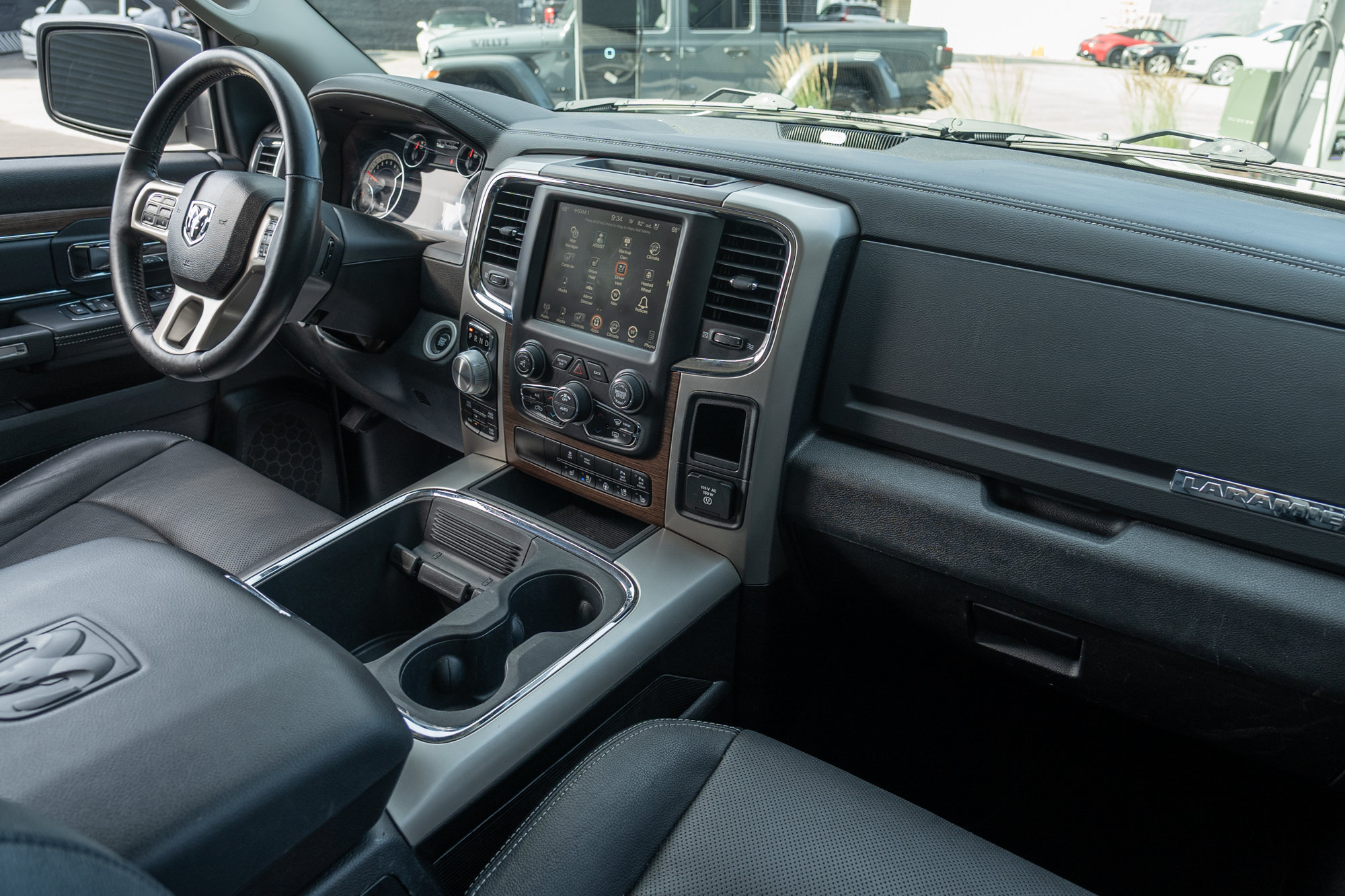 Used 2016 RAM 1500 Laramie w/ Convenience Group AWD/4WD image 16