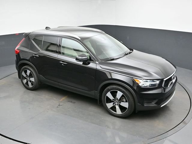 Used 2020 Volvo XC40 T5 Momentum w/ Protection Package Premier image 40