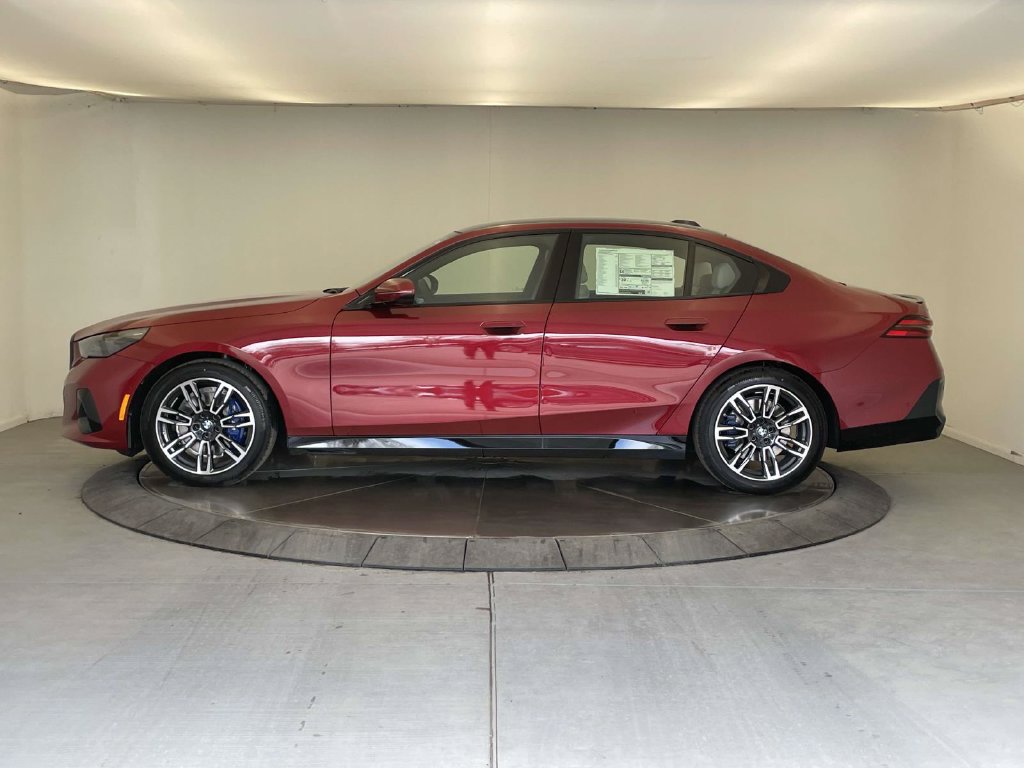 New 2026 BMW 530i xDrive w/ M Sport Package AWD/4WD image 2