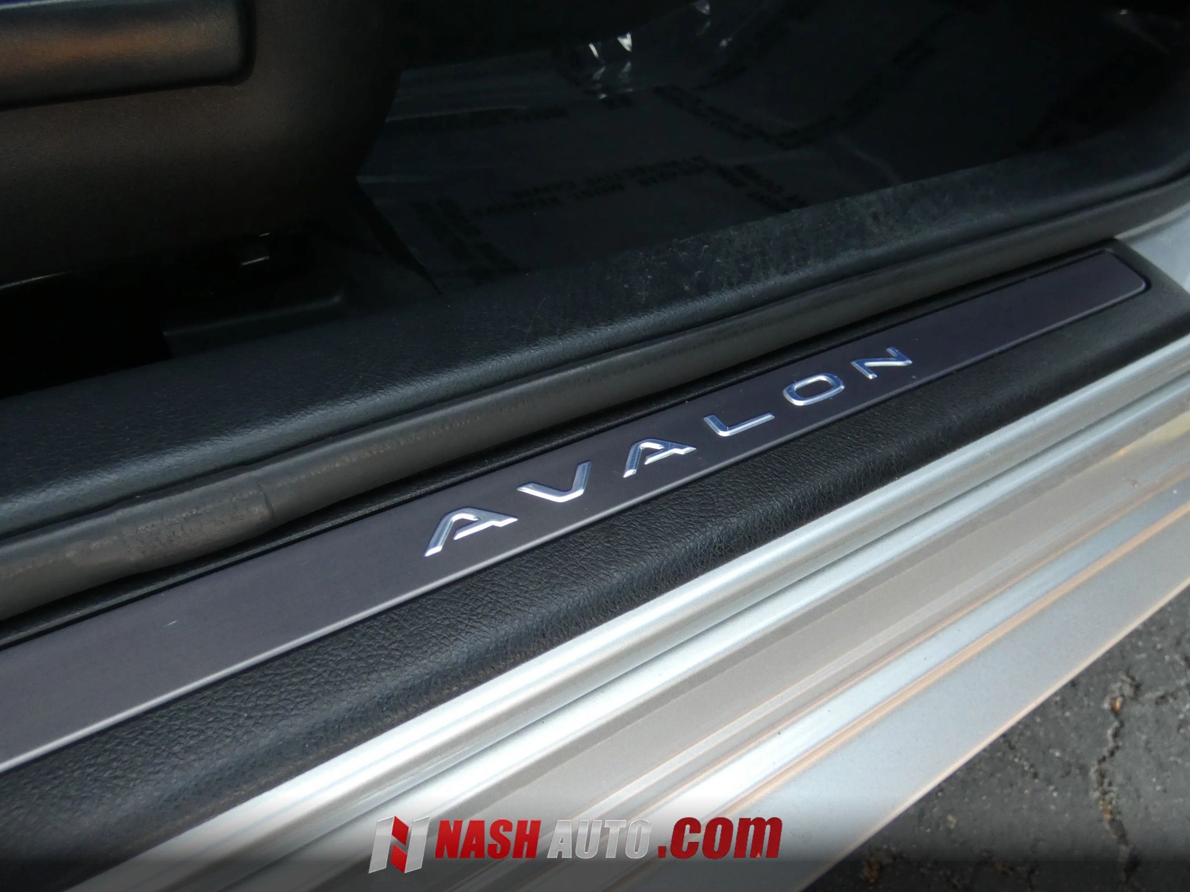 Used 2014 Toyota Avalon Limited FWD image 29