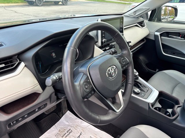 Used 2021 Toyota RAV4 Limited w/ Limited Grade Weather Package AWD/4WD image 29