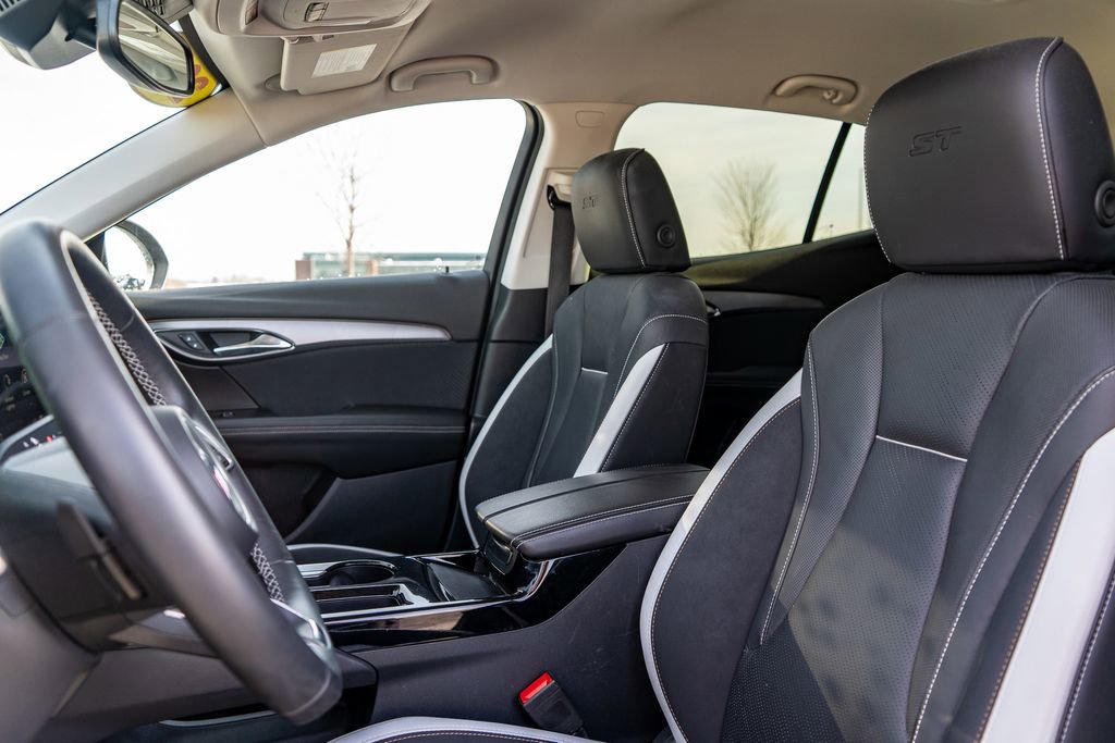 Used 2025 Buick Envision Sport Touring image 20