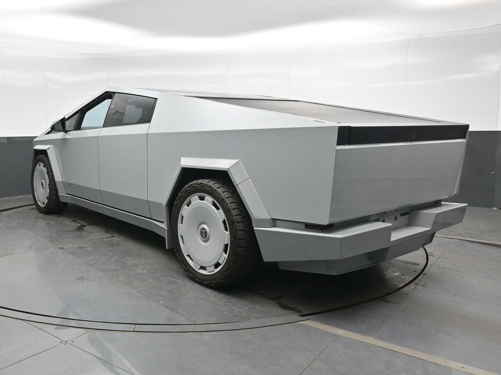 Used 2024 Tesla Cybertruck AWD Crew Cab image 10