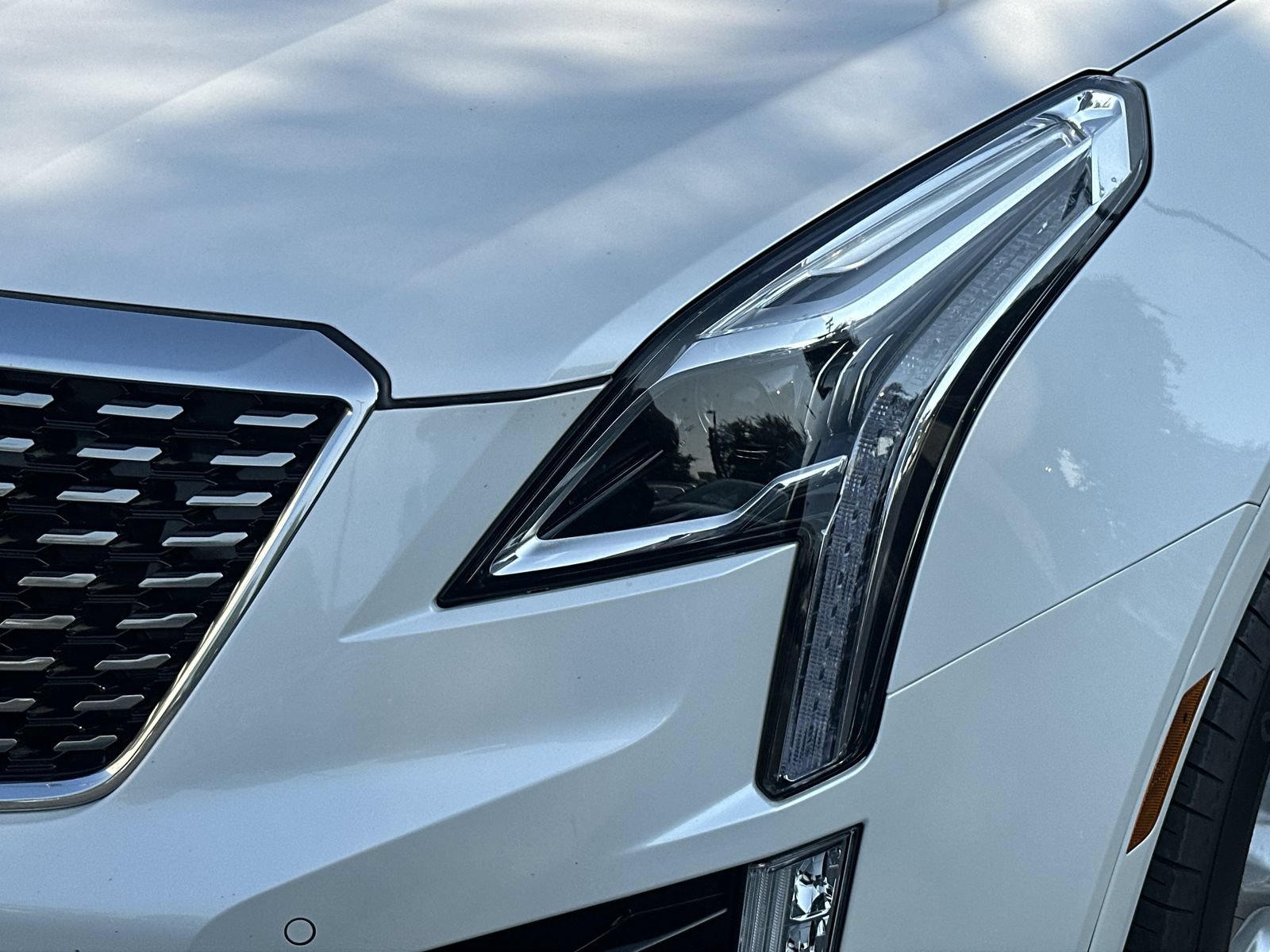 Used 2023 Cadillac XT5 Luxury w/ LPO, Floor Liner Package AWD/4WD image 11