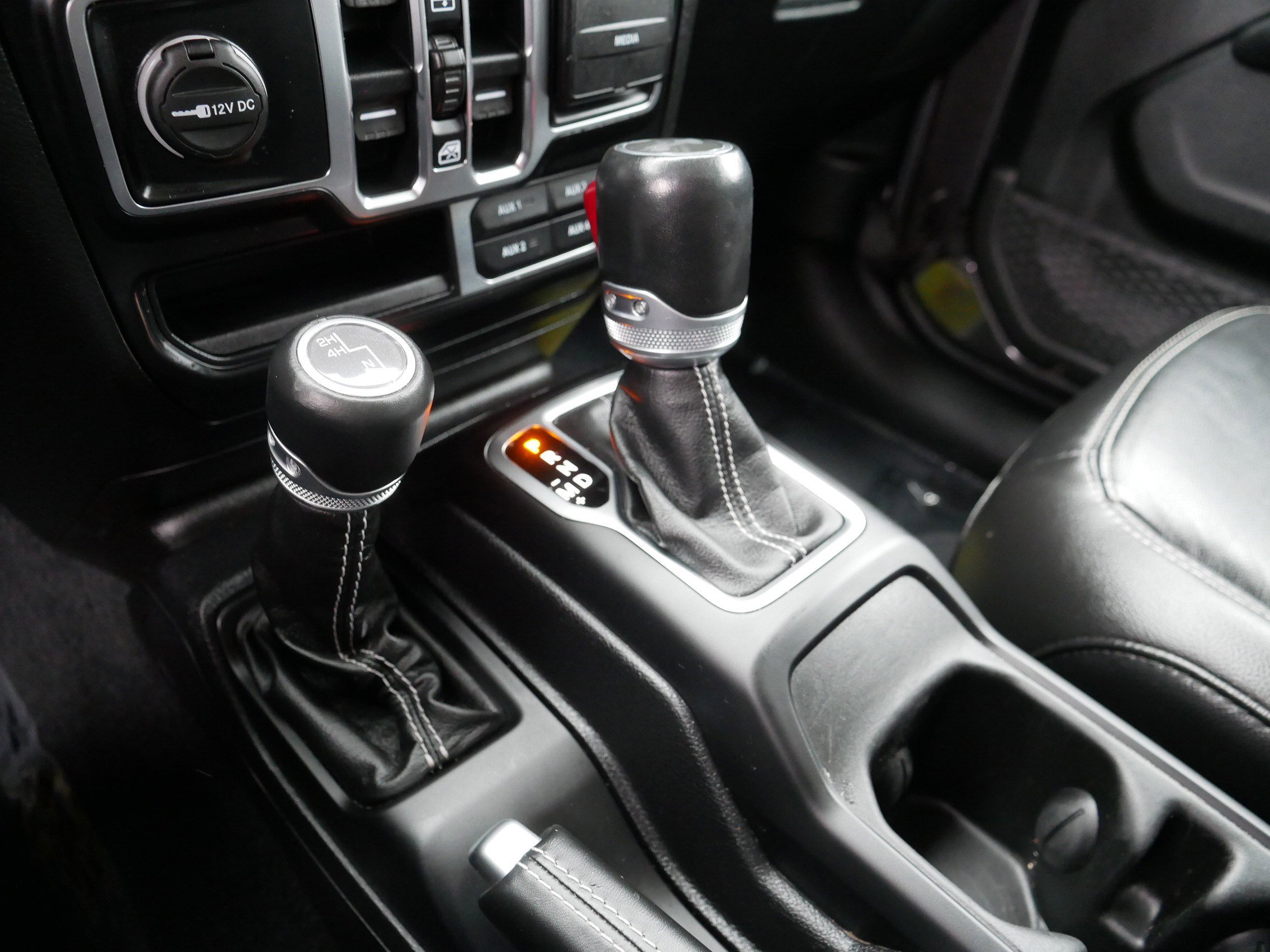 Used 2020 Jeep Wrangler Unlimited Sahara image 24