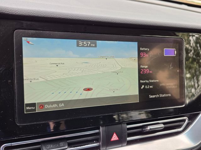 Used 2022 Kia Niro EX Premium w/ Cold Weather Package FWD image 13
