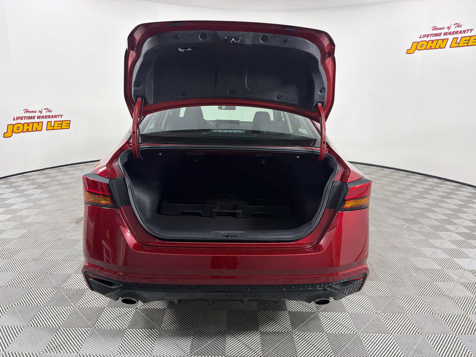 New 2026 Nissan Altima 2.5 SR w/ SR Premium Package image 5