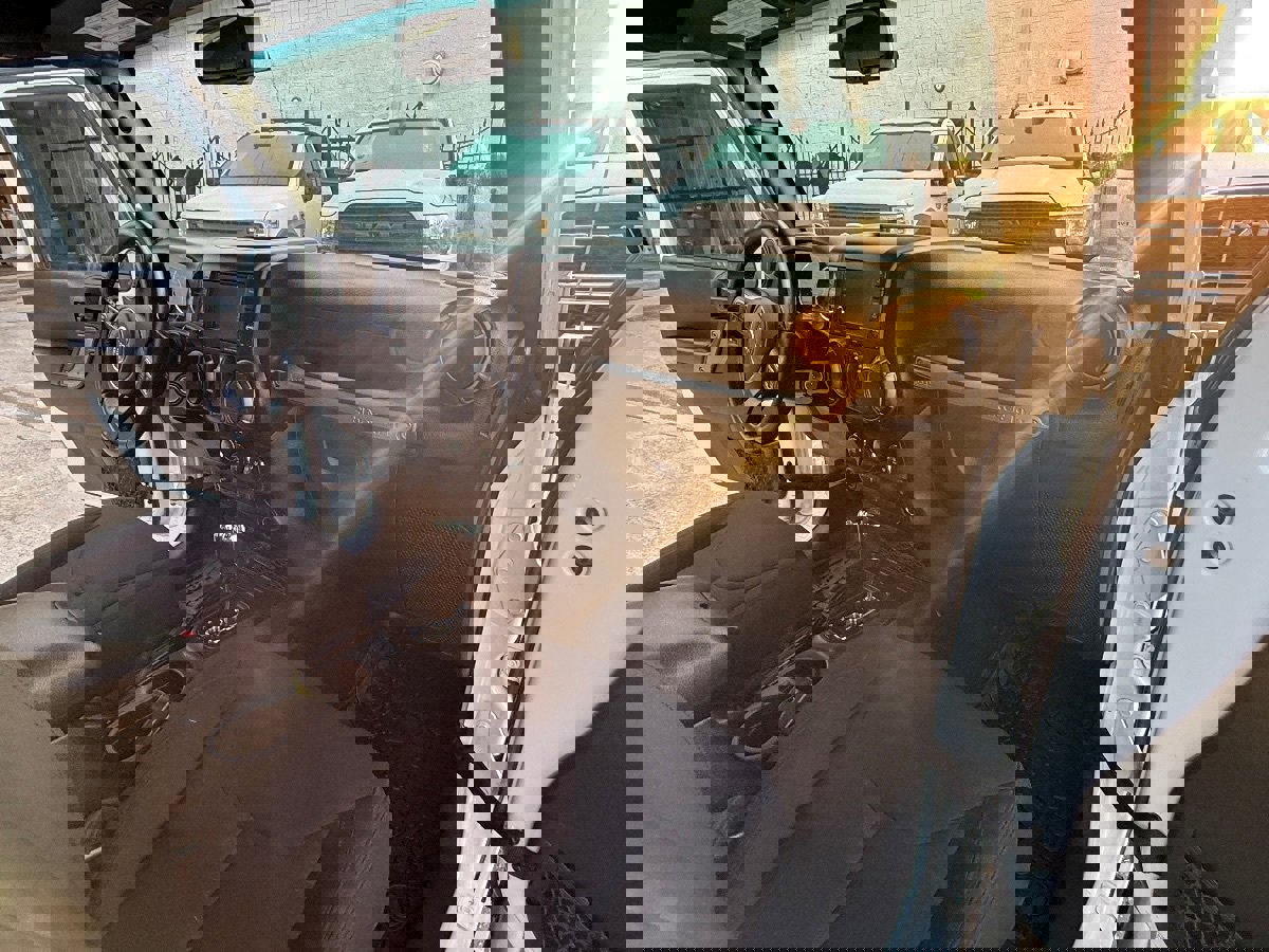 Used 2018 Jeep Wrangler Sport image 14