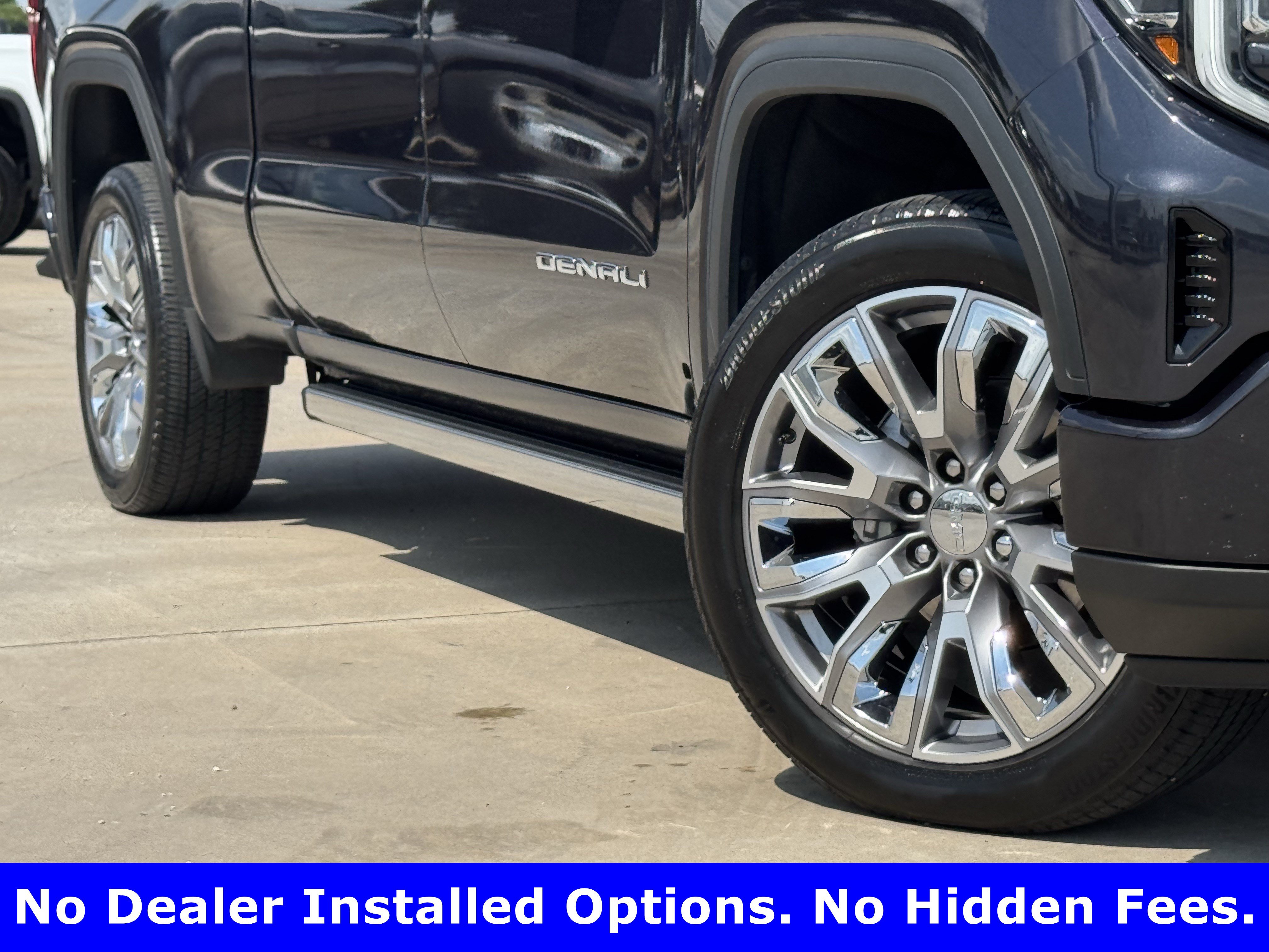 Used 2025 GMC Sierra 1500 Denali AWD/4WD image 3