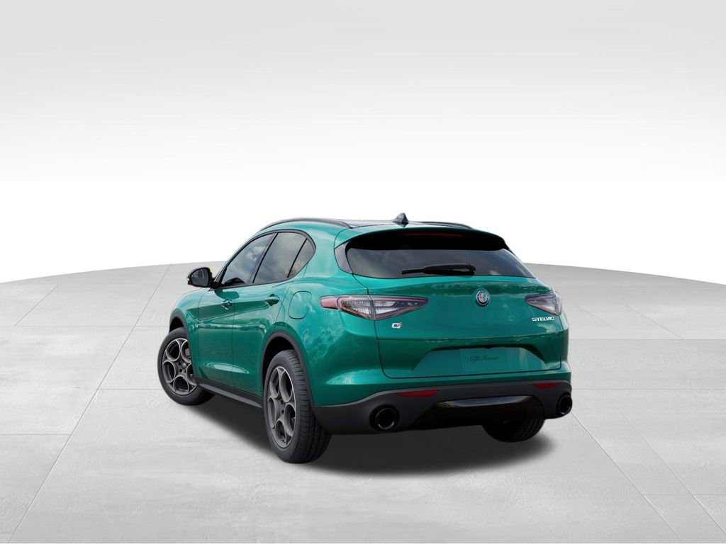New 2025 Alfa Romeo Stelvio Sprint w/ Convenience Package AWD/4WD video 3