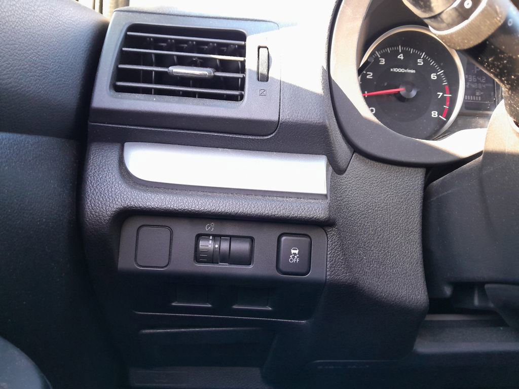 Used 2013 Subaru Crosstrek 2.0i Limited image 14