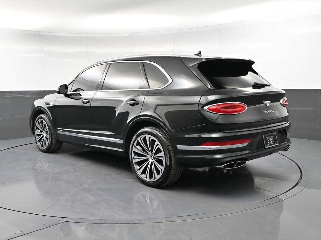 Used 2024 Bentley Bentayga AWD/4WD image 3