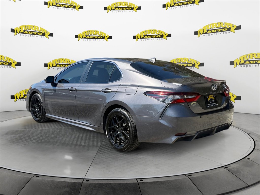 Used 2023 Toyota Camry SE image 3