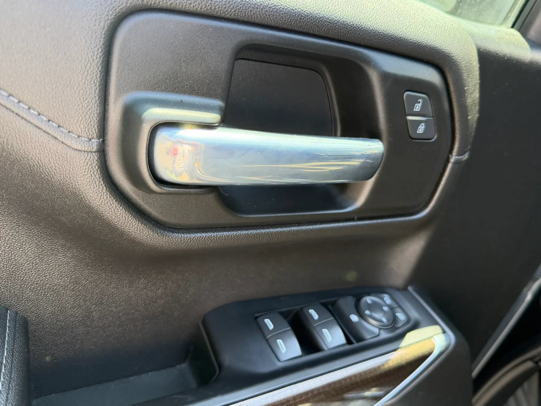 Used 2022 Chevrolet Silverado 1500 LT Trail Boss AWD/4WD image 29