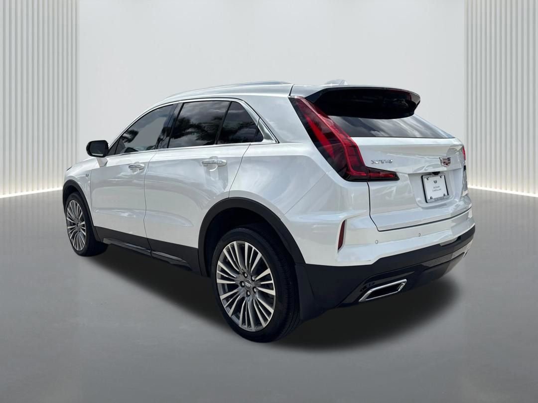 Used 2024 Cadillac XT4 Premium Luxury FWD image 7