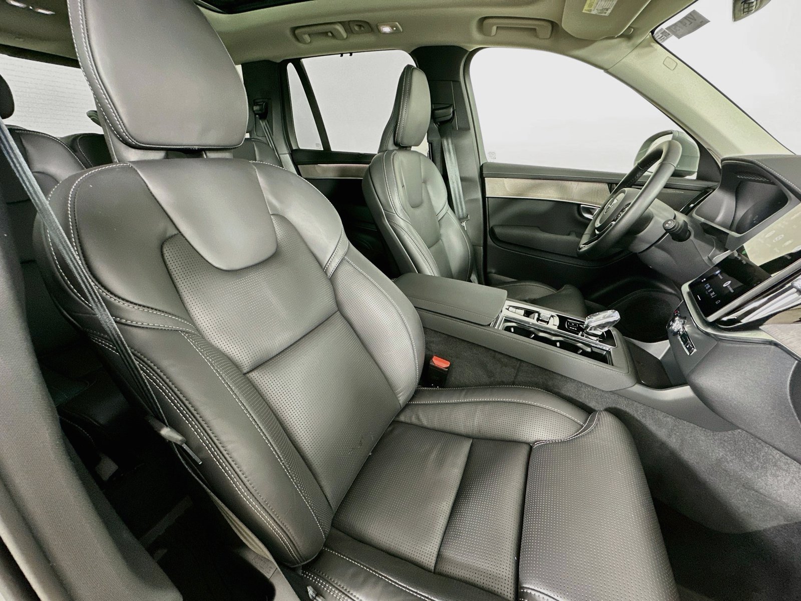 Certified 2026 Volvo XC90 B6 Ultra w/ Protection Package AWD/4WD image 44