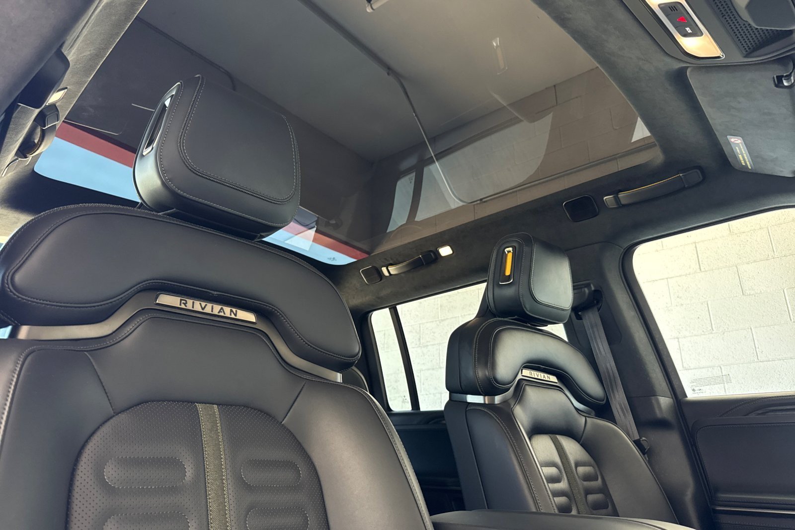 Used 2024 Rivian R1S Adventure AWD/4WD image 17